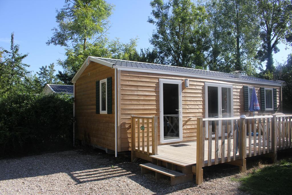 Camping Le Val De Trie Béhen Exterior foto